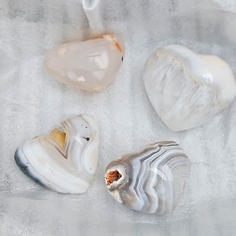 Mystical Reiki Palm agate heart stones healing crystals.